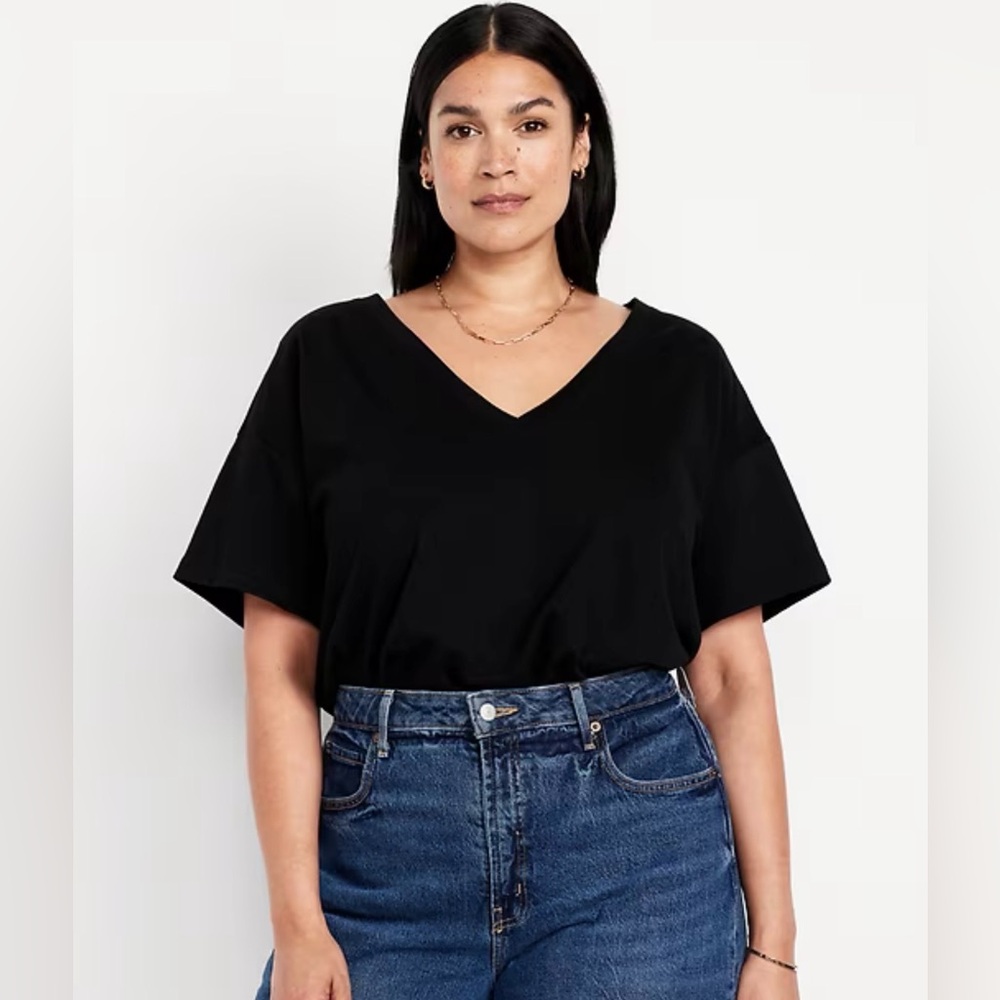 Women’s Old Navy Black Vintage V-Neck Tee Size: LG
